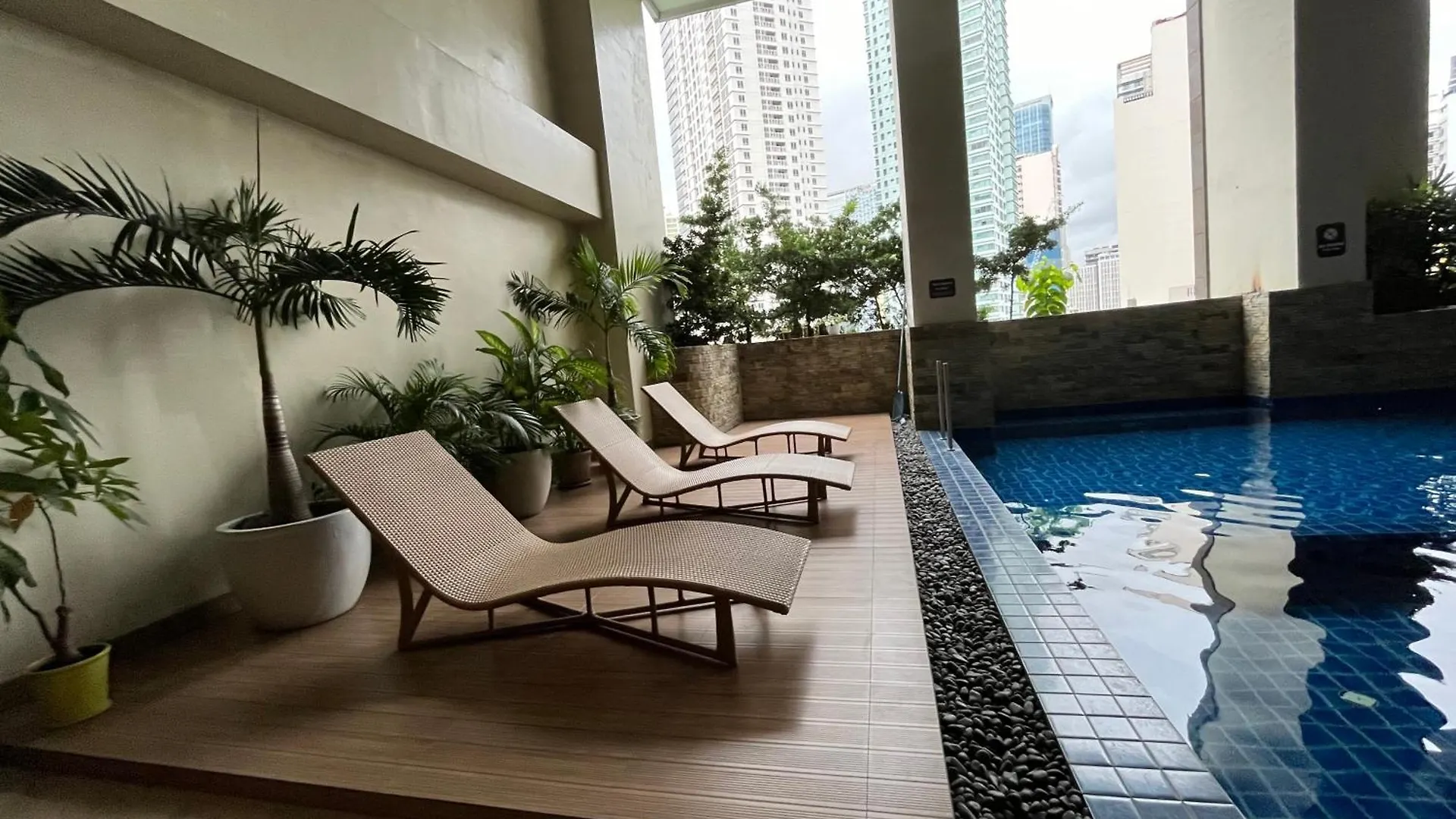 Apartment Rem Residences Manila